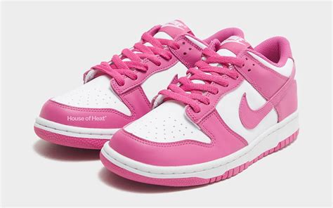 pink Nike dunks size 4